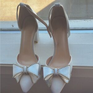 Elegant silk light silver grey Bow Women's Heels